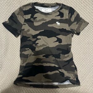Abercrombie Kids Boys size 7/8
Camouflage